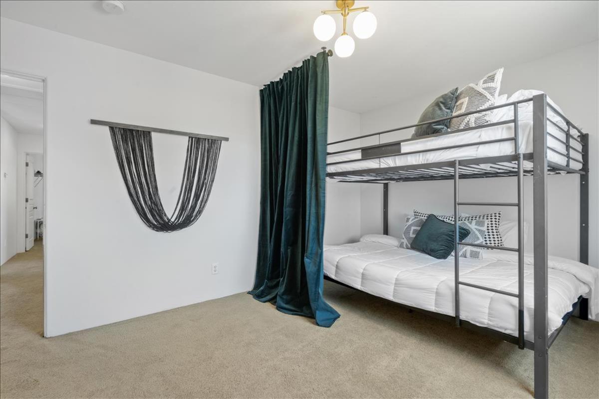 5 Bedroom 4 Bath Boutique Home Premium Location + Heated Pool Option Γκλέντεϊλ Εξωτερικό φωτογραφία